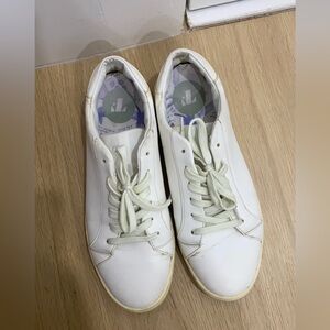 Thousand Fell White Sneakers
